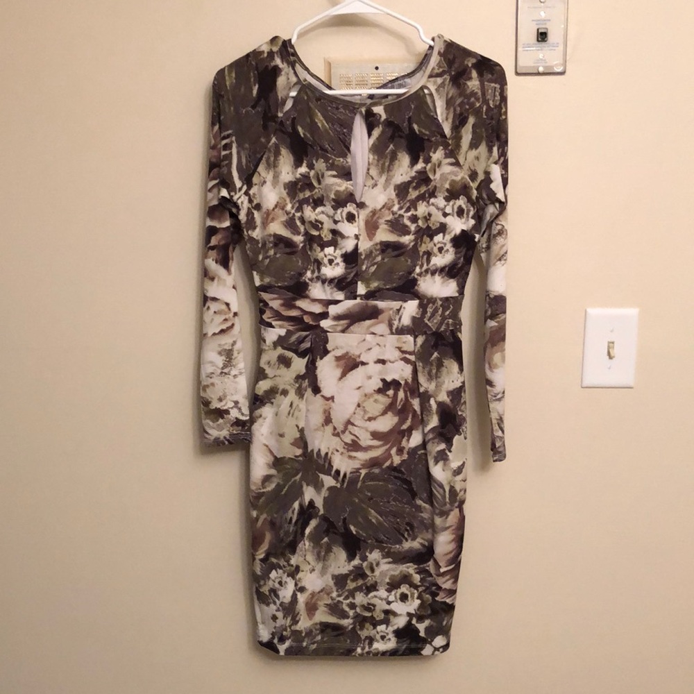 Jennifer Lopez Long Sleeve Keyhole Floral Dress